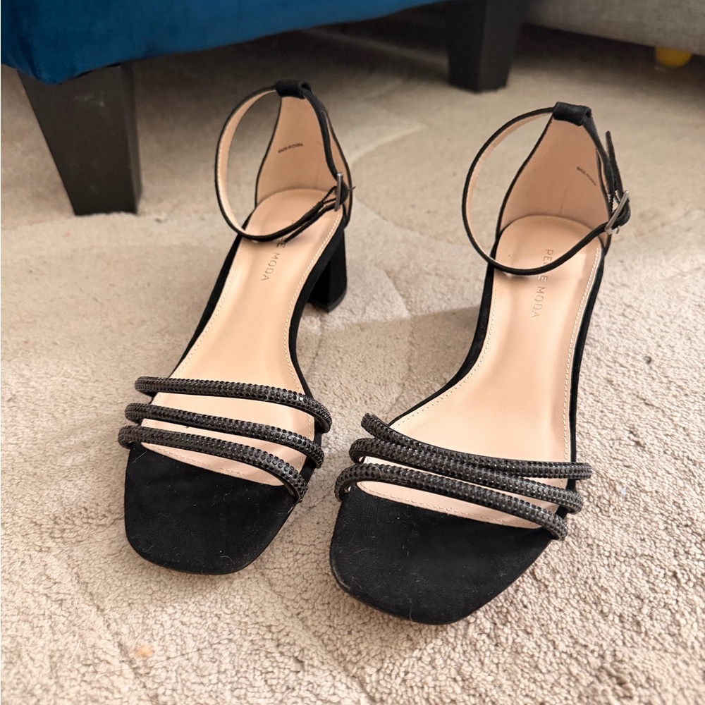 Pella moda black strappy sandals, 7.5